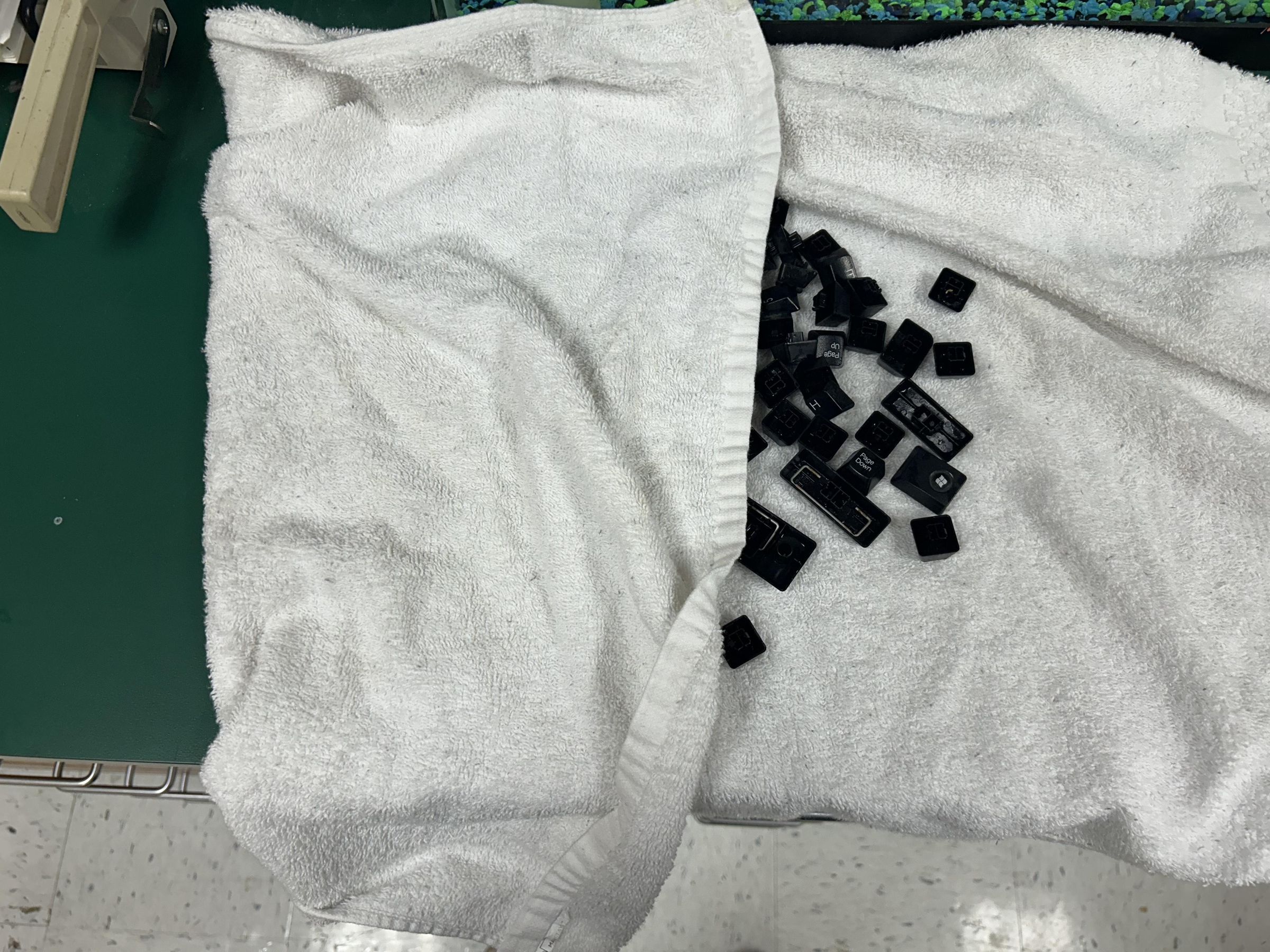 Cleaning Your Keyboard Safely : 7 Steps (with Pictures) - Instructables