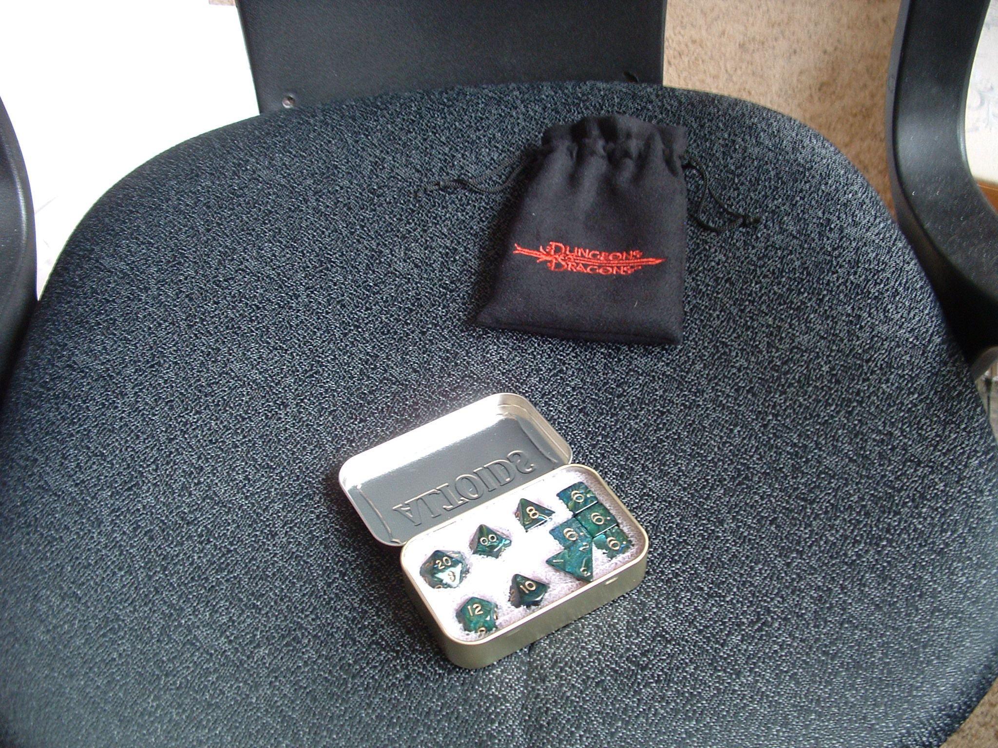 Altoids D&D Dice Carrying Case (update 2010-06-20)