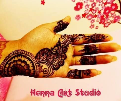 Henna Mehndi Art : Temporary Tattoo Art