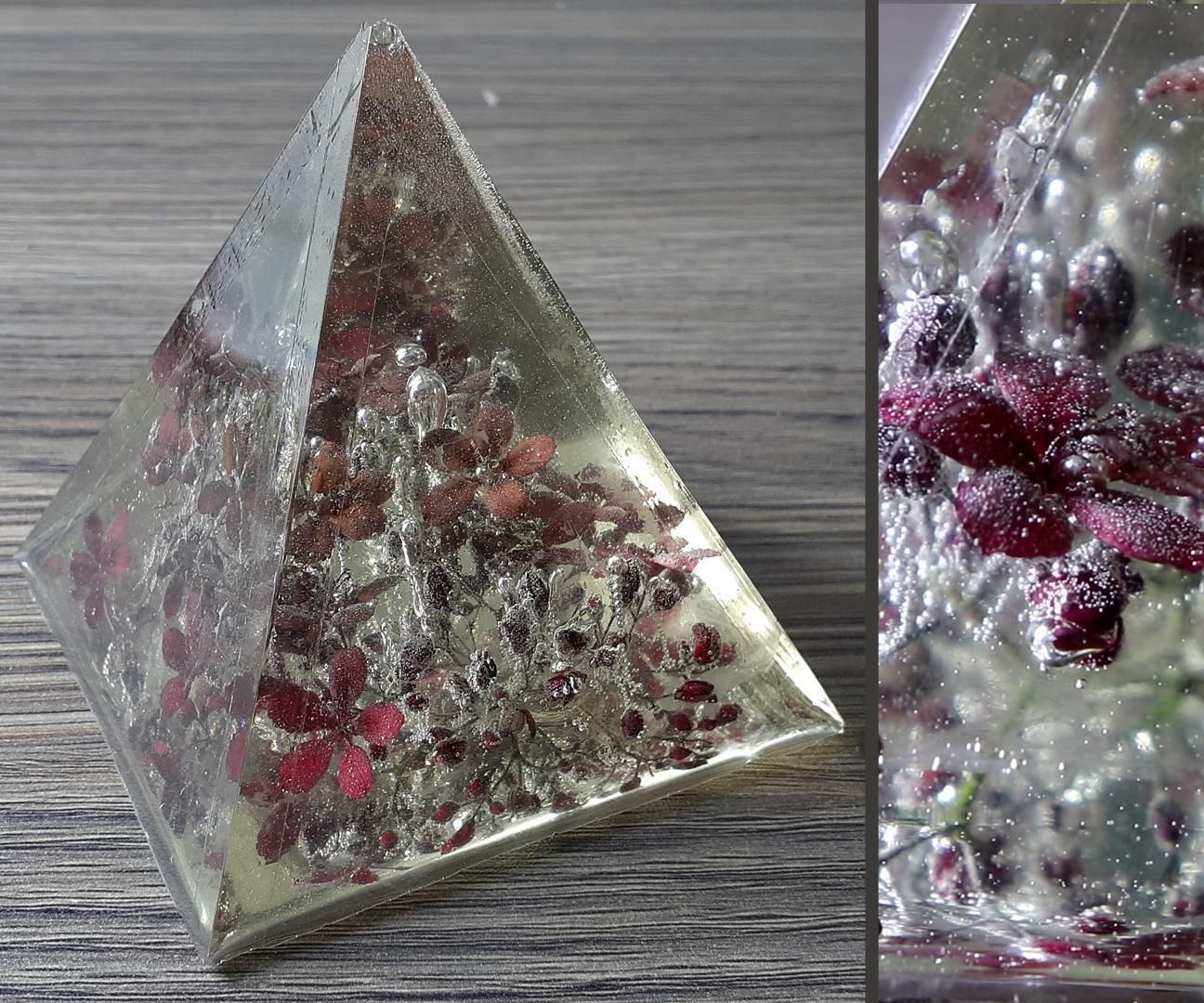 Cranesbill Flowers in Epoxy Resin / DIY Resin Art 