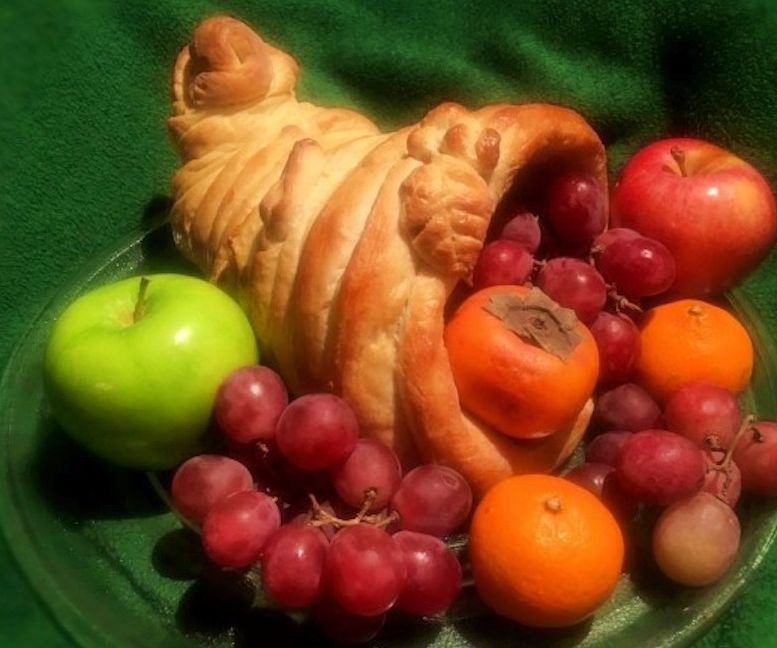 Cornucopia Pull-Apart Bread
