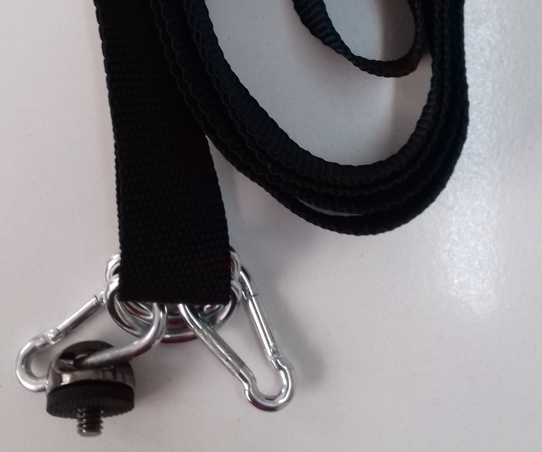 Simple, Easy, Cheap Camera Strap
