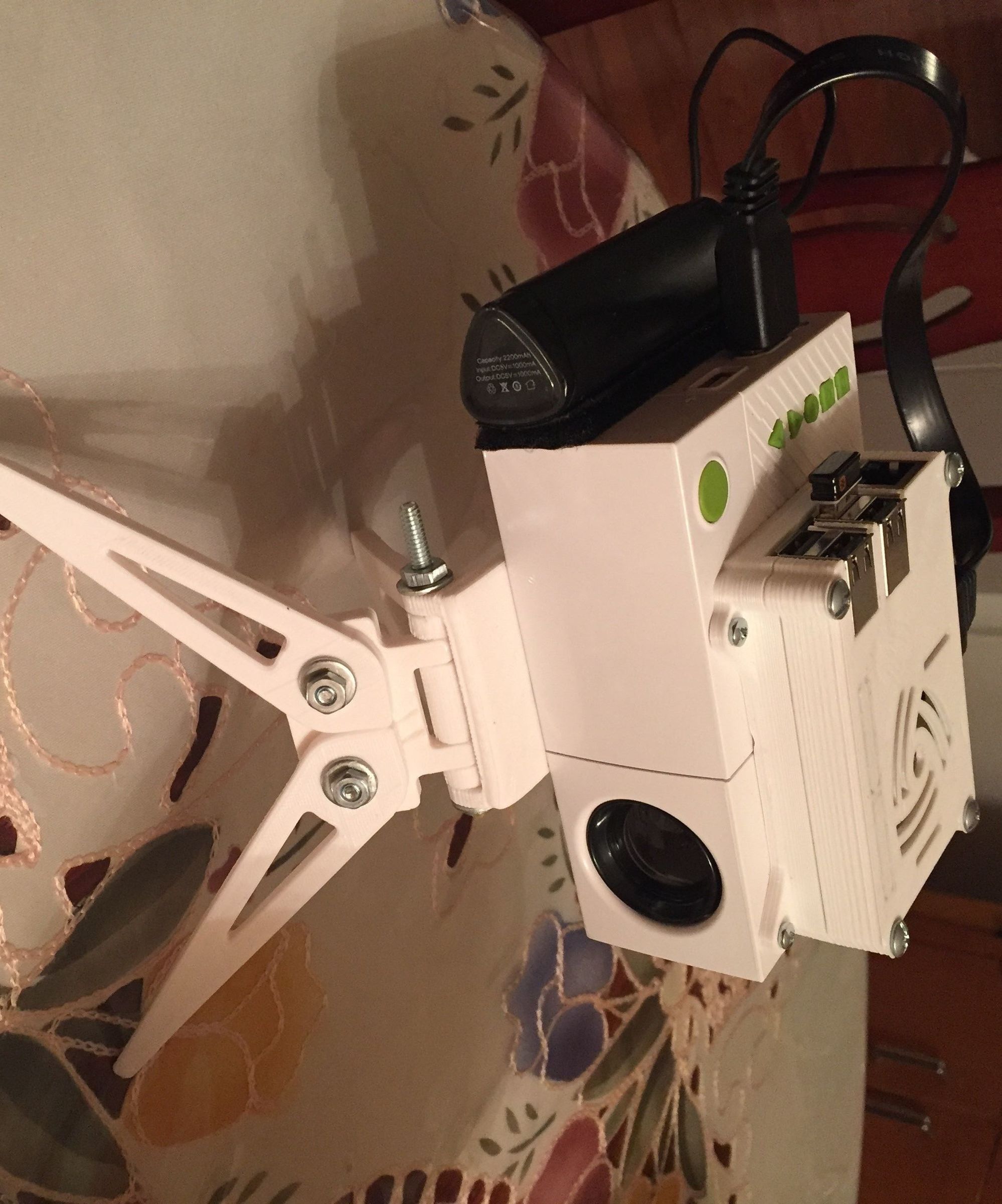 Raspberry Pi Portable Projector Gaming System: Pi-Go Portable 