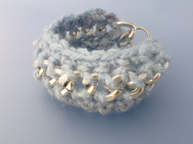 Basic Crochet Yarn and Chain Bracelet Tutorial