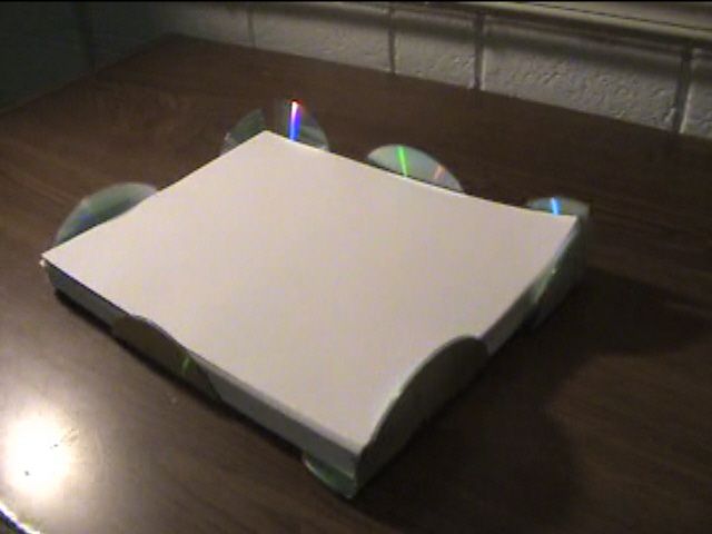 How to Make a Paper Tray Using Old Cds!