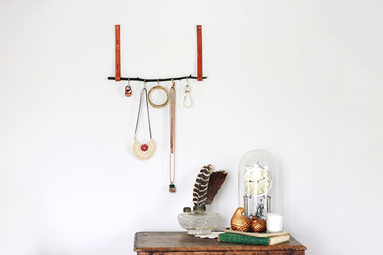 Diy Necklace Holder-the Mothers Day Gifts Under 20 Dollars