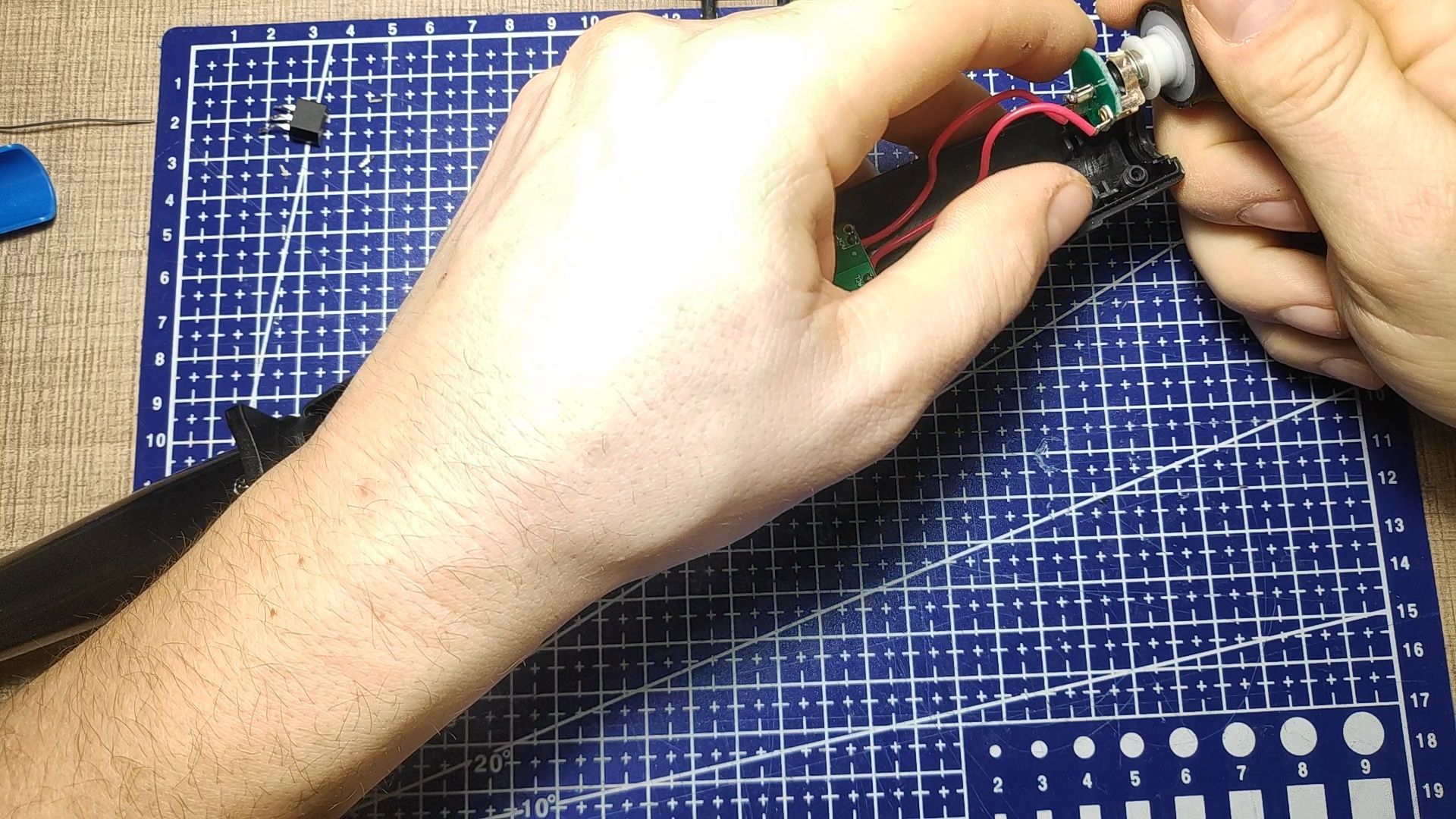 Curling Iron Repair Thyristor Diagnosis and Replacement 5 Steps