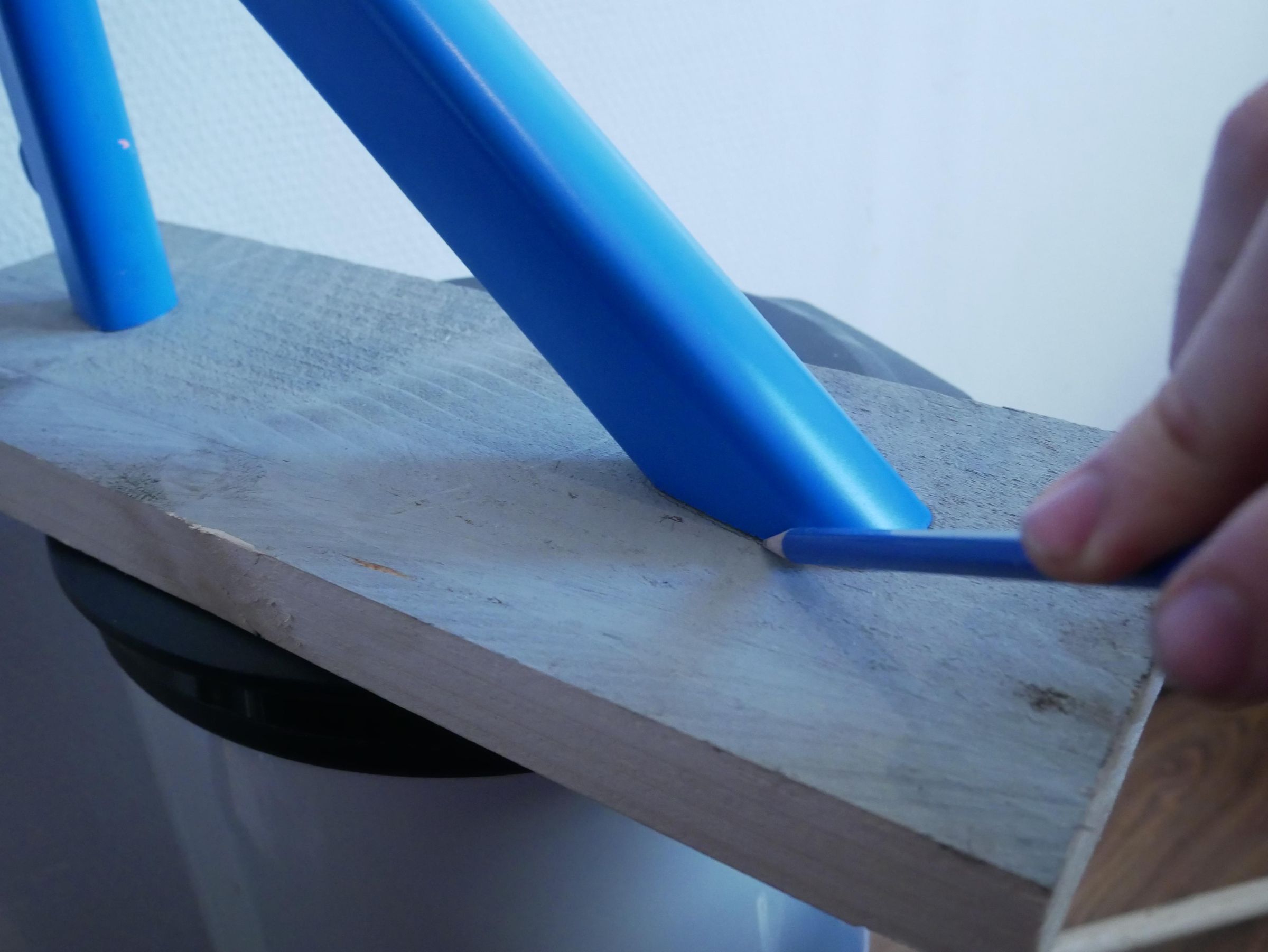 Upcycled Bike Frame Wall Light 5 Steps Instructables