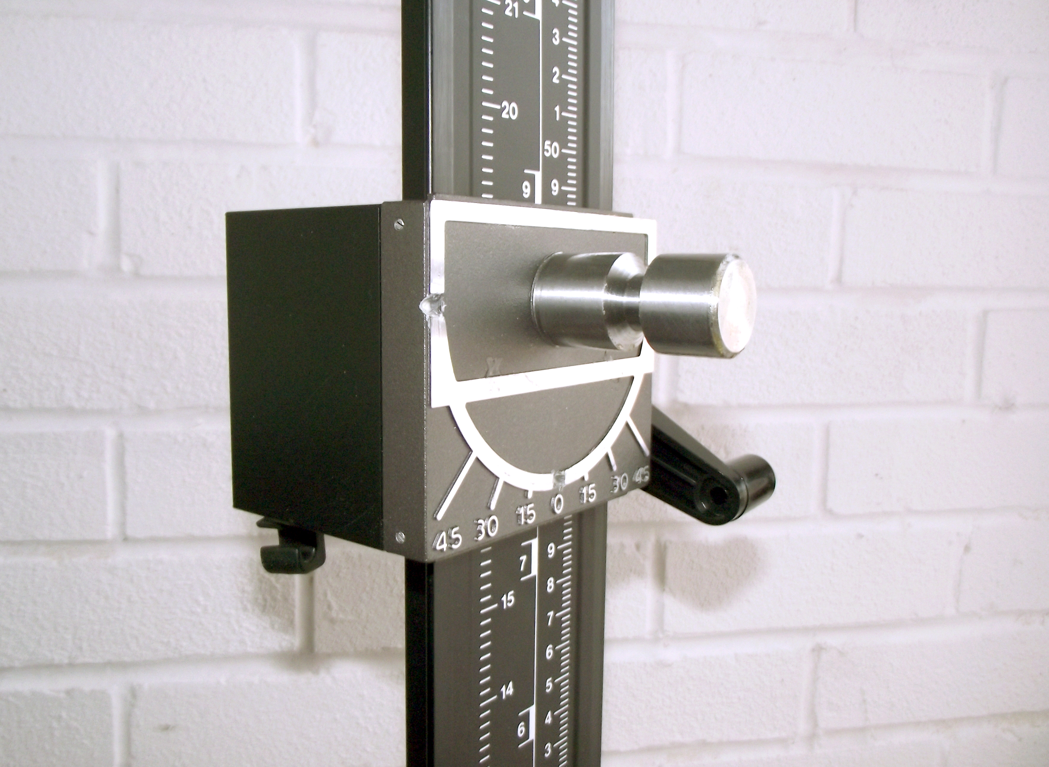 Photographic Copy Stand From Old Enlarger. 3 Steps (with Pictures