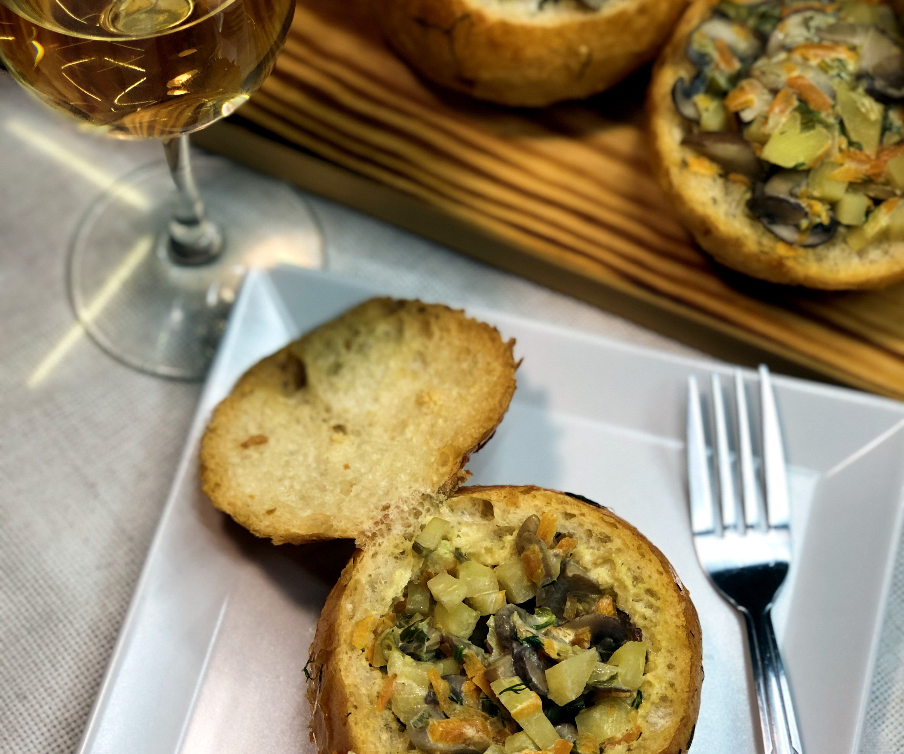 Creamy Mushrooms in a Bun-pots