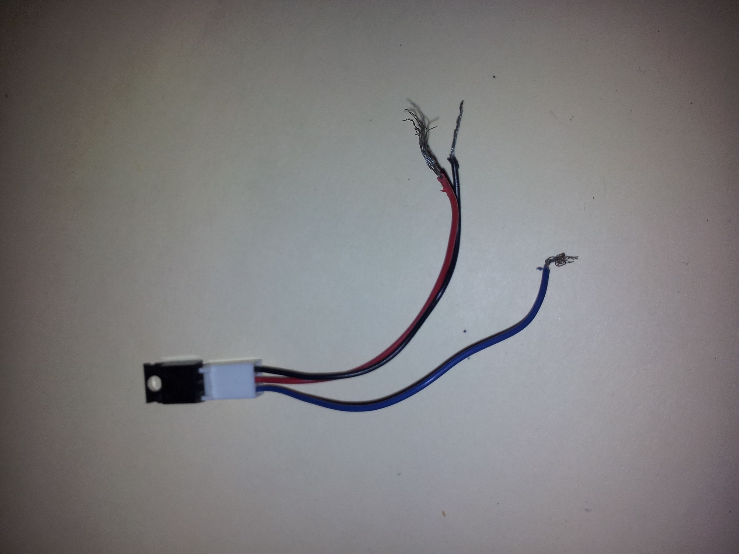 Convert a CPU Fan Cable Into a Transistor Socket.