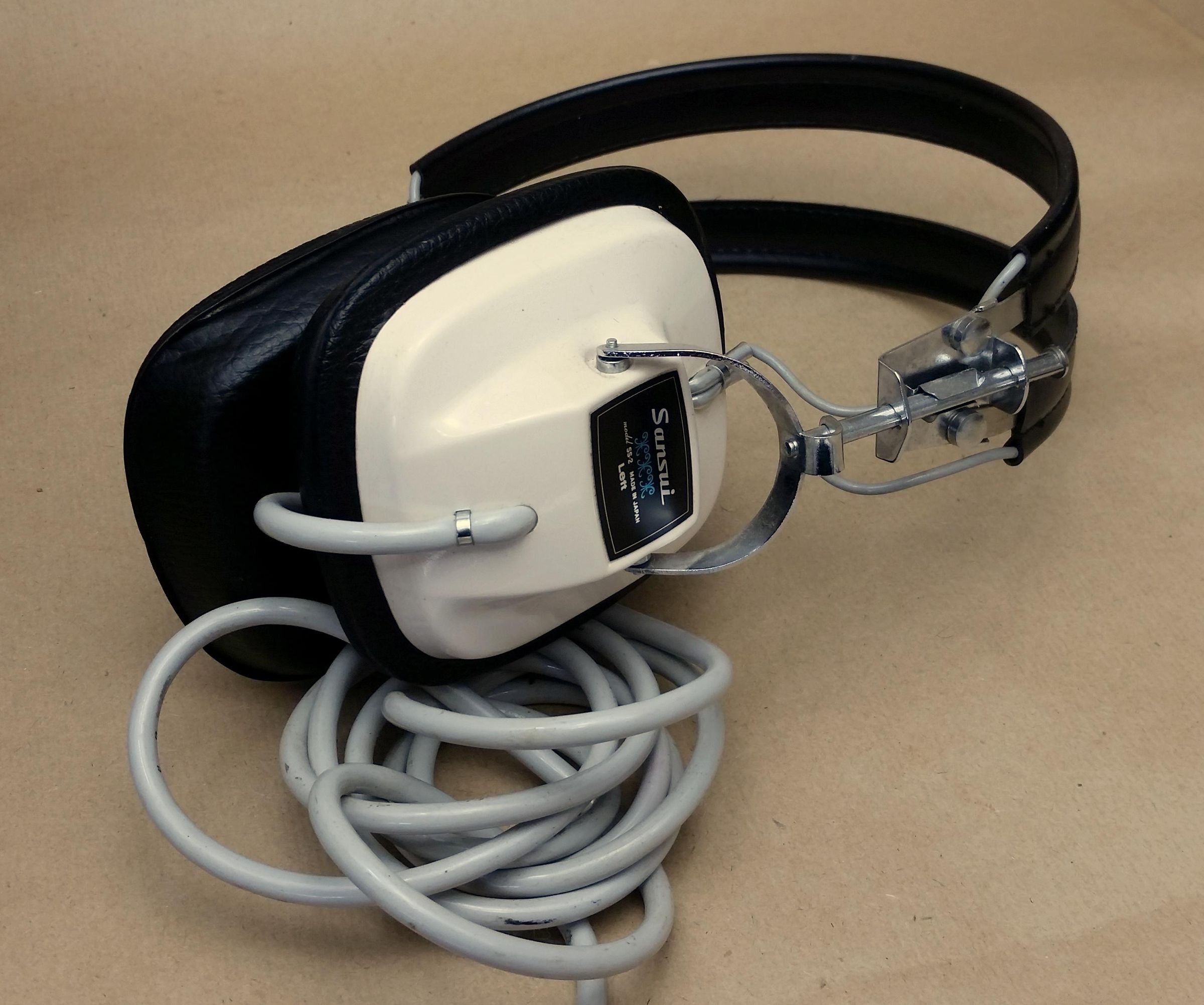 Make Your Own Wireless Bluetooth Vintage Headphones! : 9 Steps