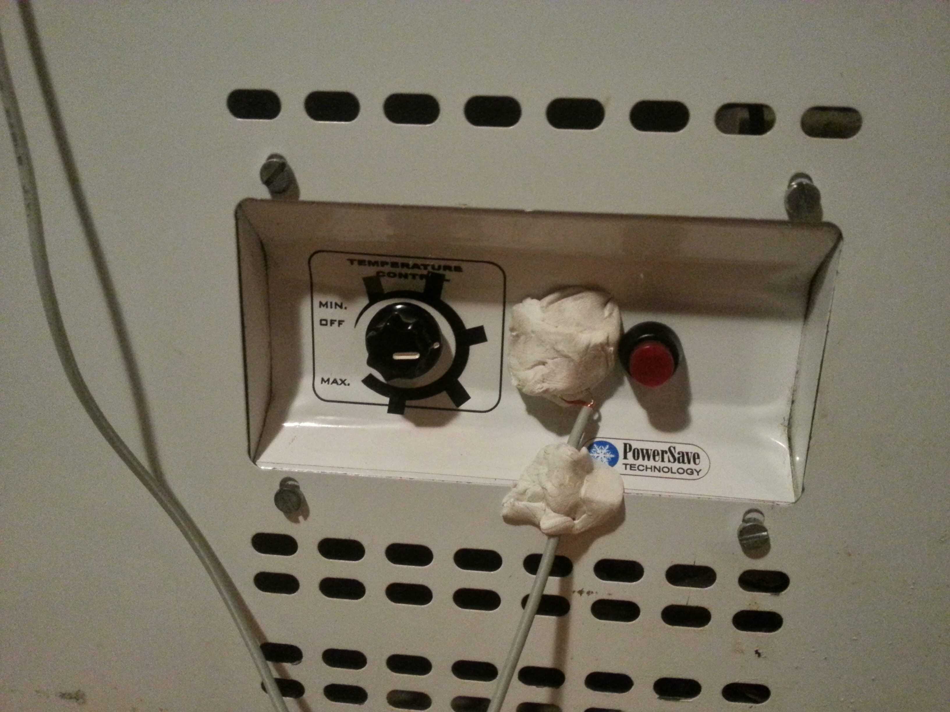 Converting Camping Deep Freezer Into Fridge/Freezer Using AtTiny85 6 Steps (with Pictures