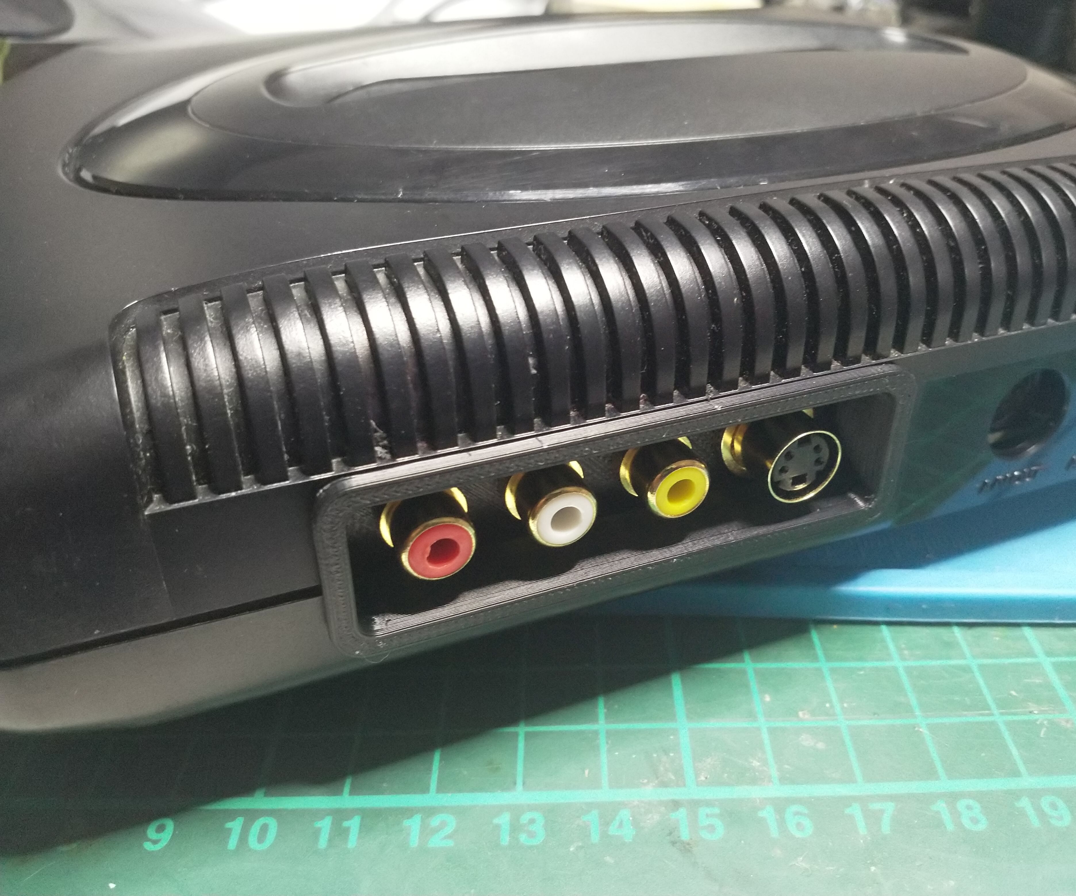 Mega Drive/Genesis 2 Clean Rear AV Output Mod