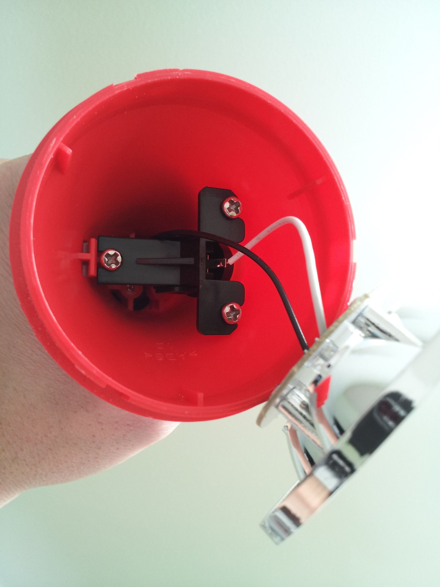 Hack Ikea Ljusa Crank LED Flashlight Into an Emergency USB Charger 6
