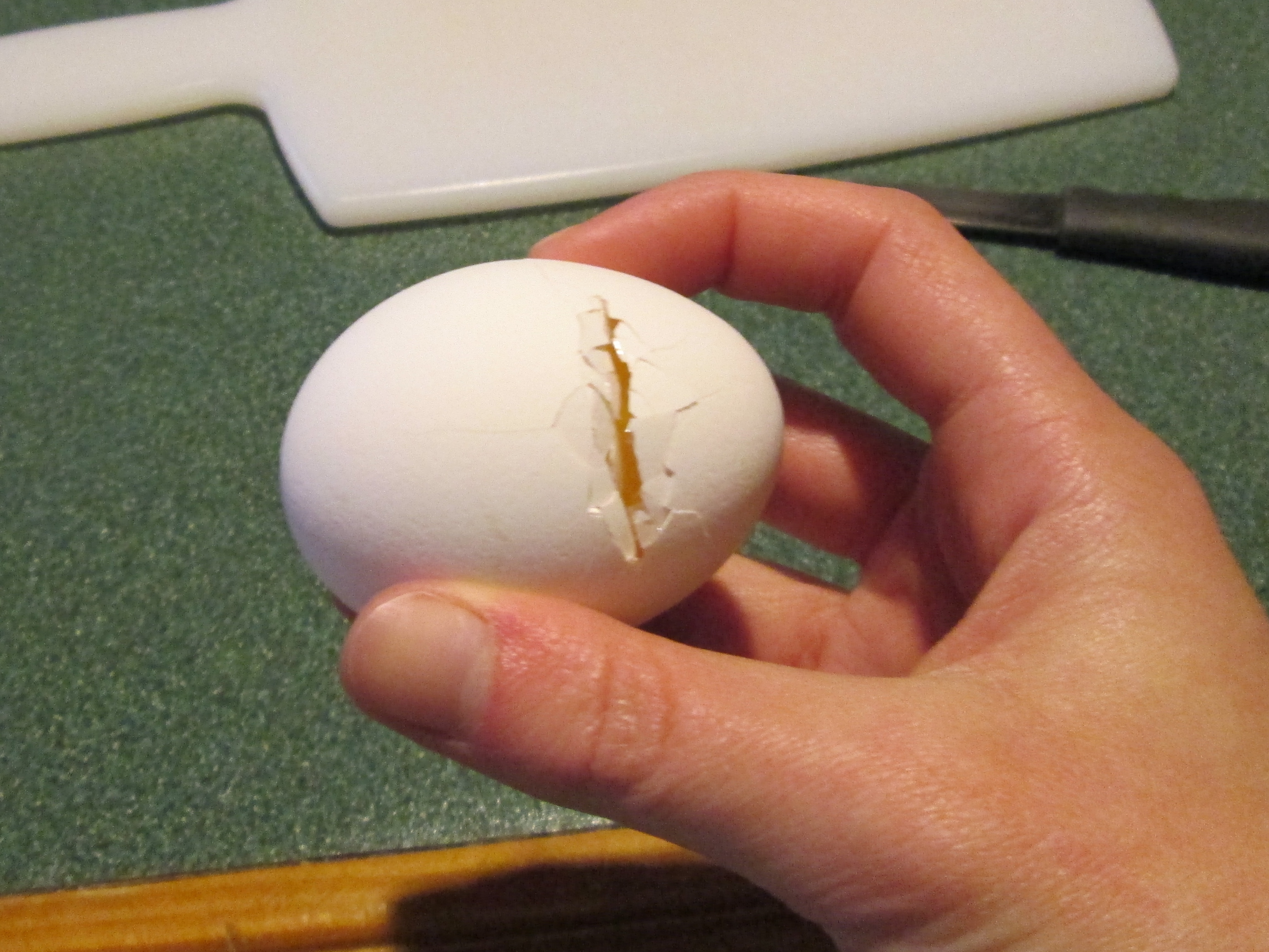 Crack an Egg Without Making a Mess!! 3 Steps Instructables
