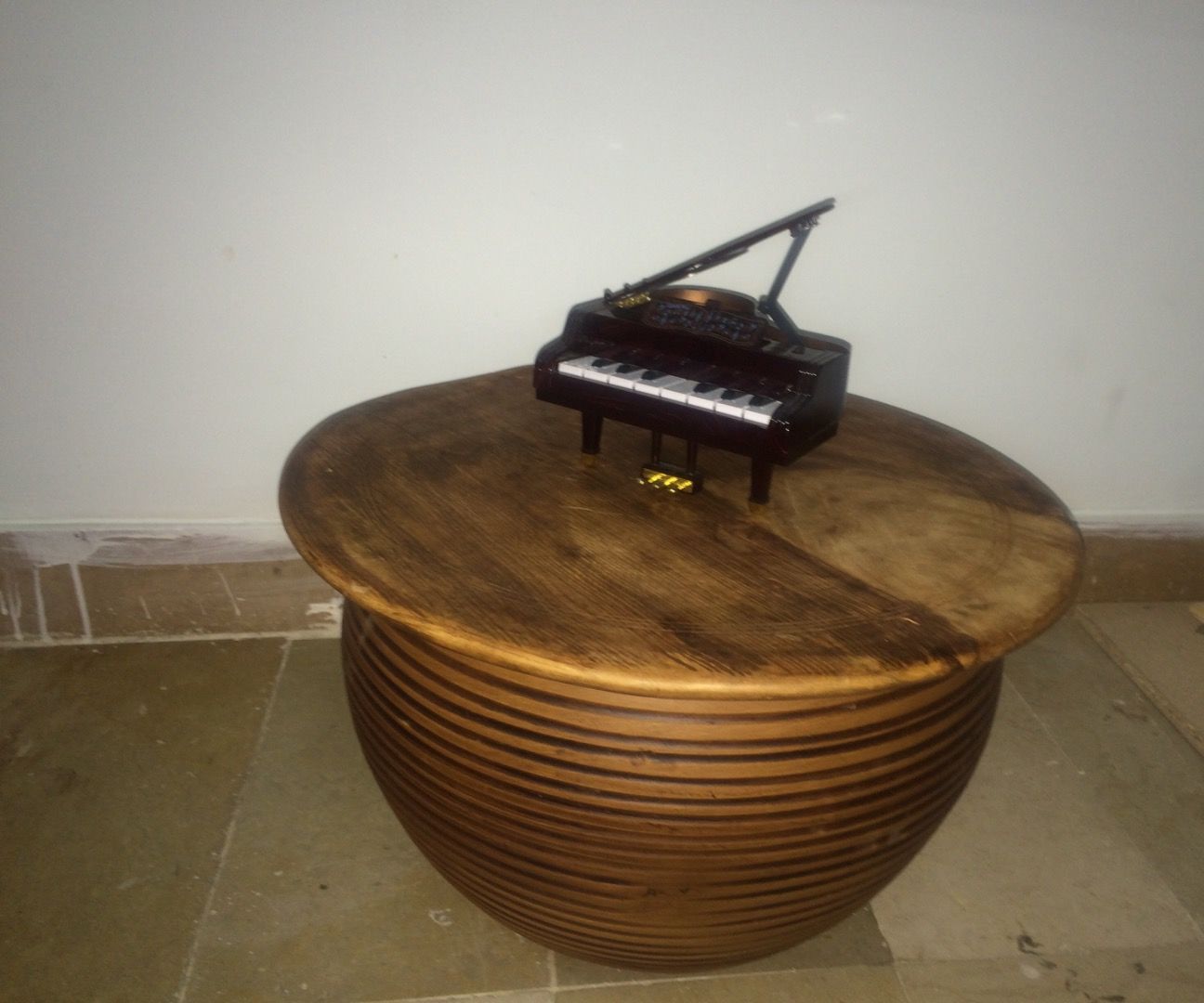 Simple Pot Sidebed Table