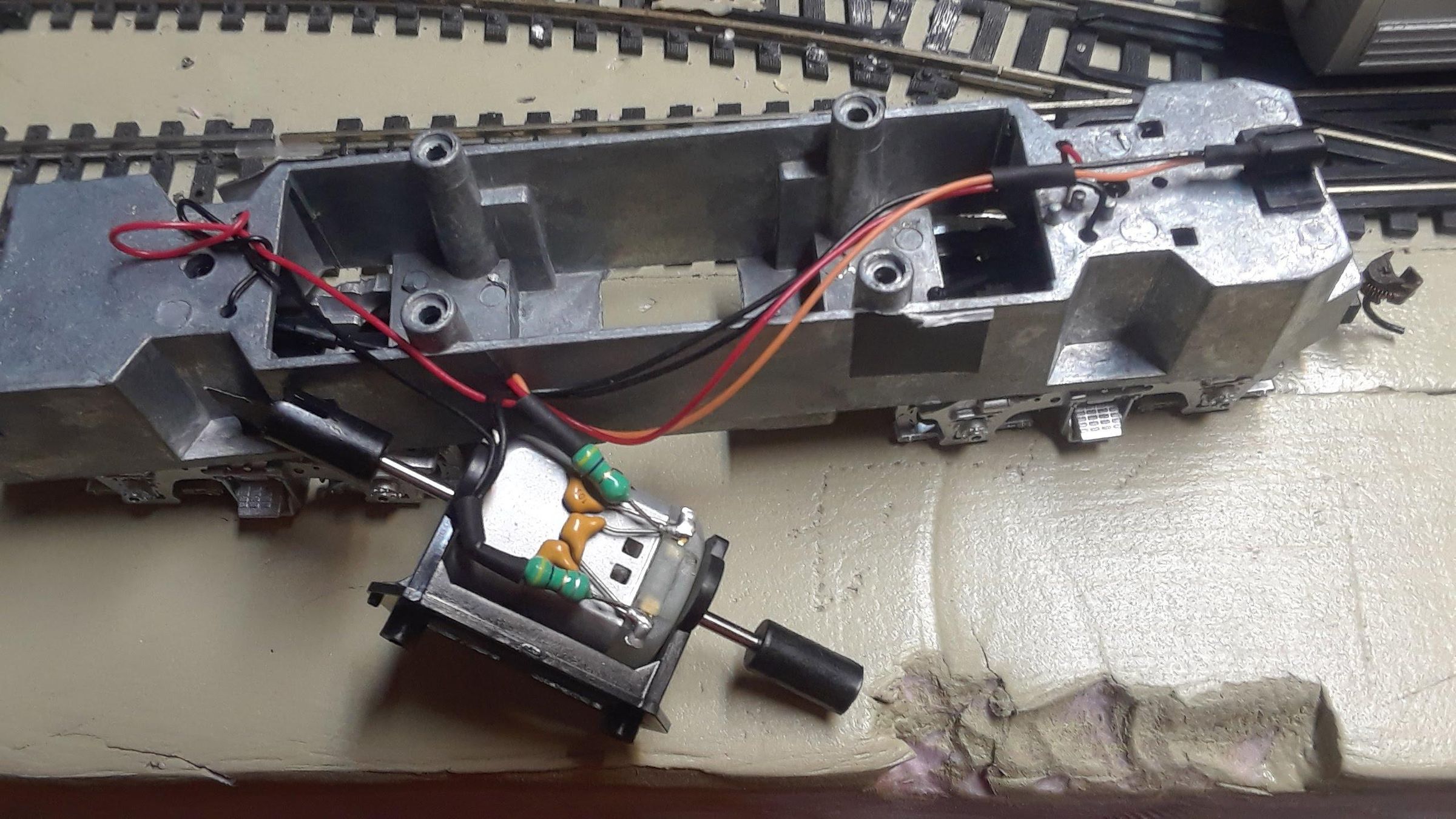 "DCC Like" Model Train RF Control : 4 Steps - Instructables