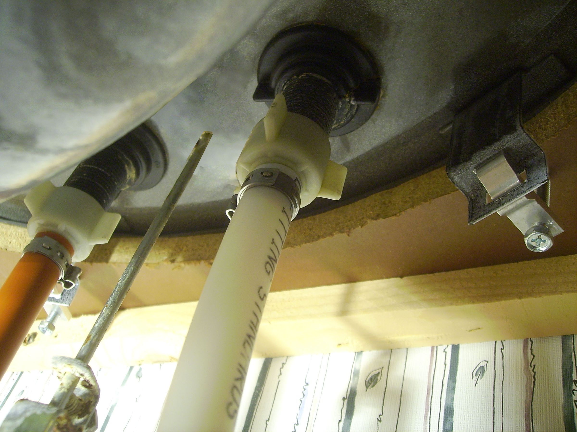 Water Line Leaks? Fix It Yourself! Here's How... 10 Steps Instructables
