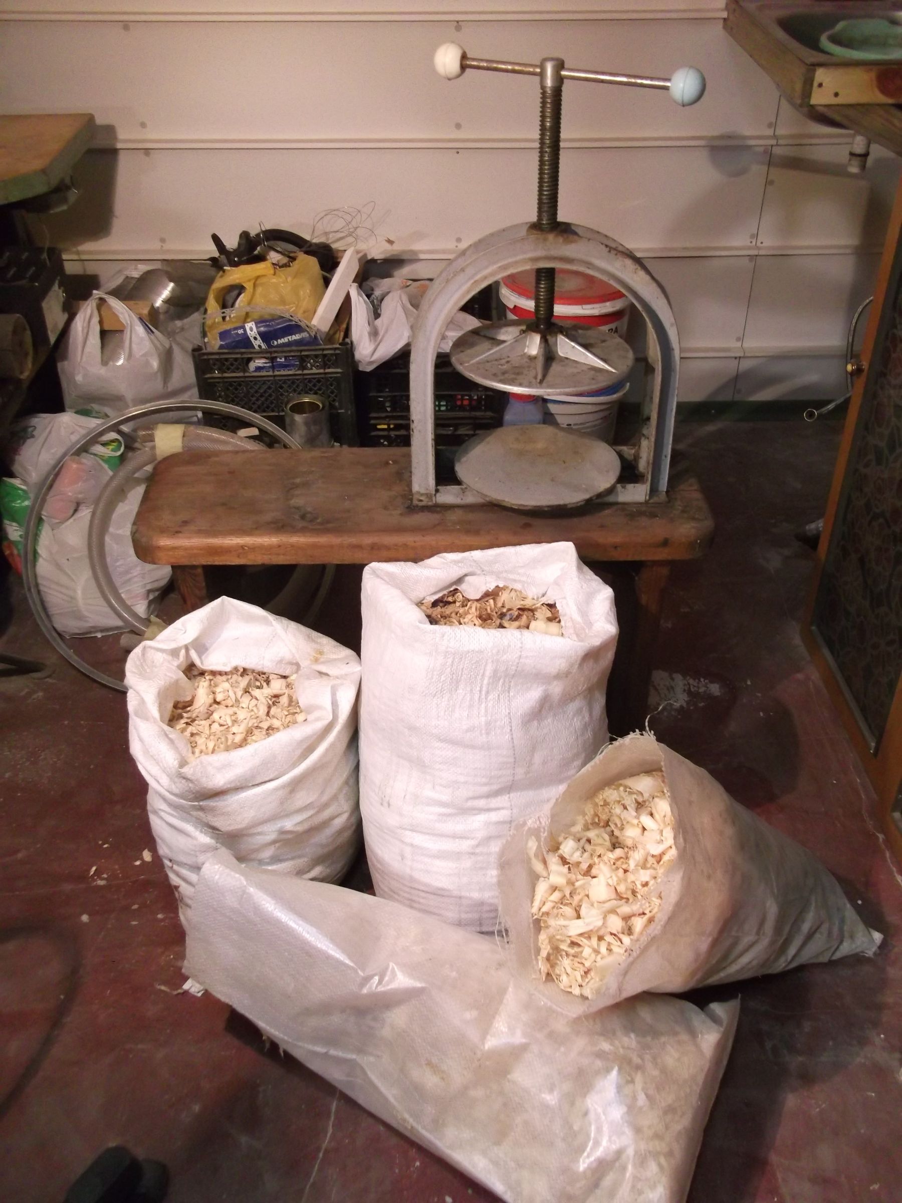 Wood Shavings Into Light Fire Brickets "No Water Soaking Method