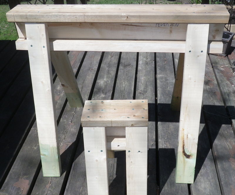 Sawhorse Stool 