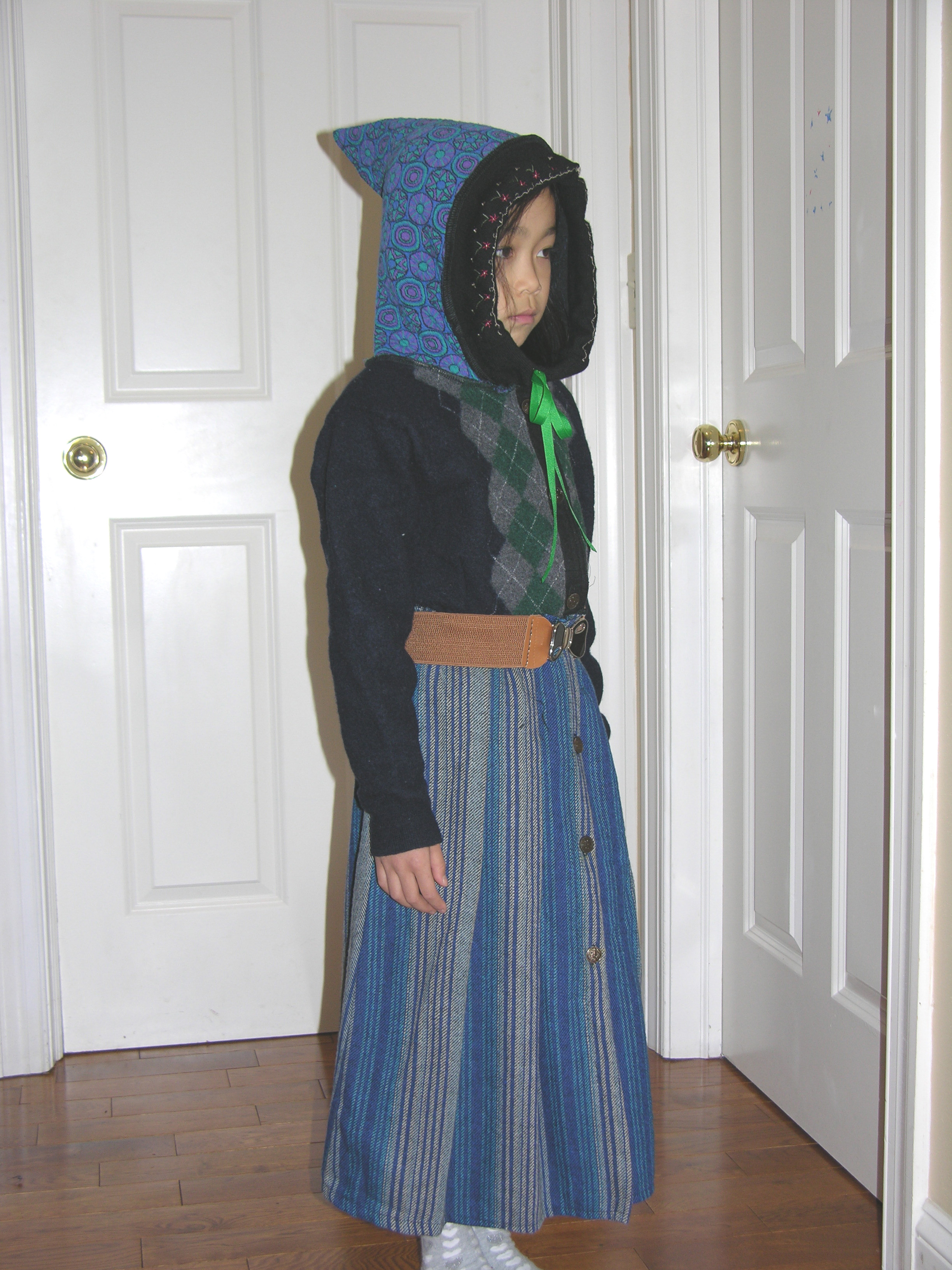 Reinvented Children Elf Sweater Coat 6 Steps Instructables