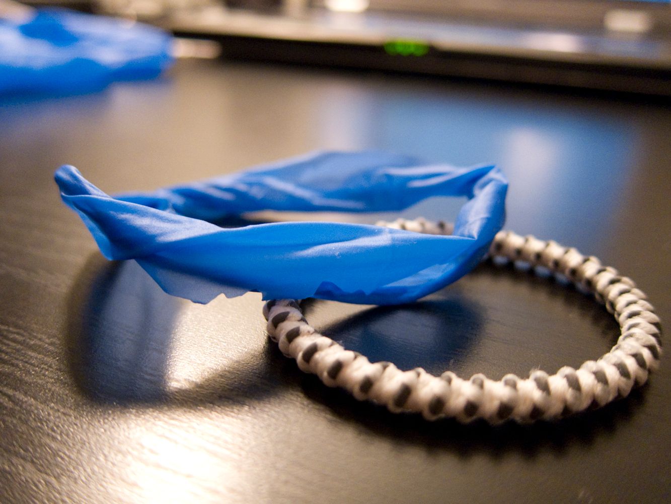 Emergency Laboratory Hair Tie