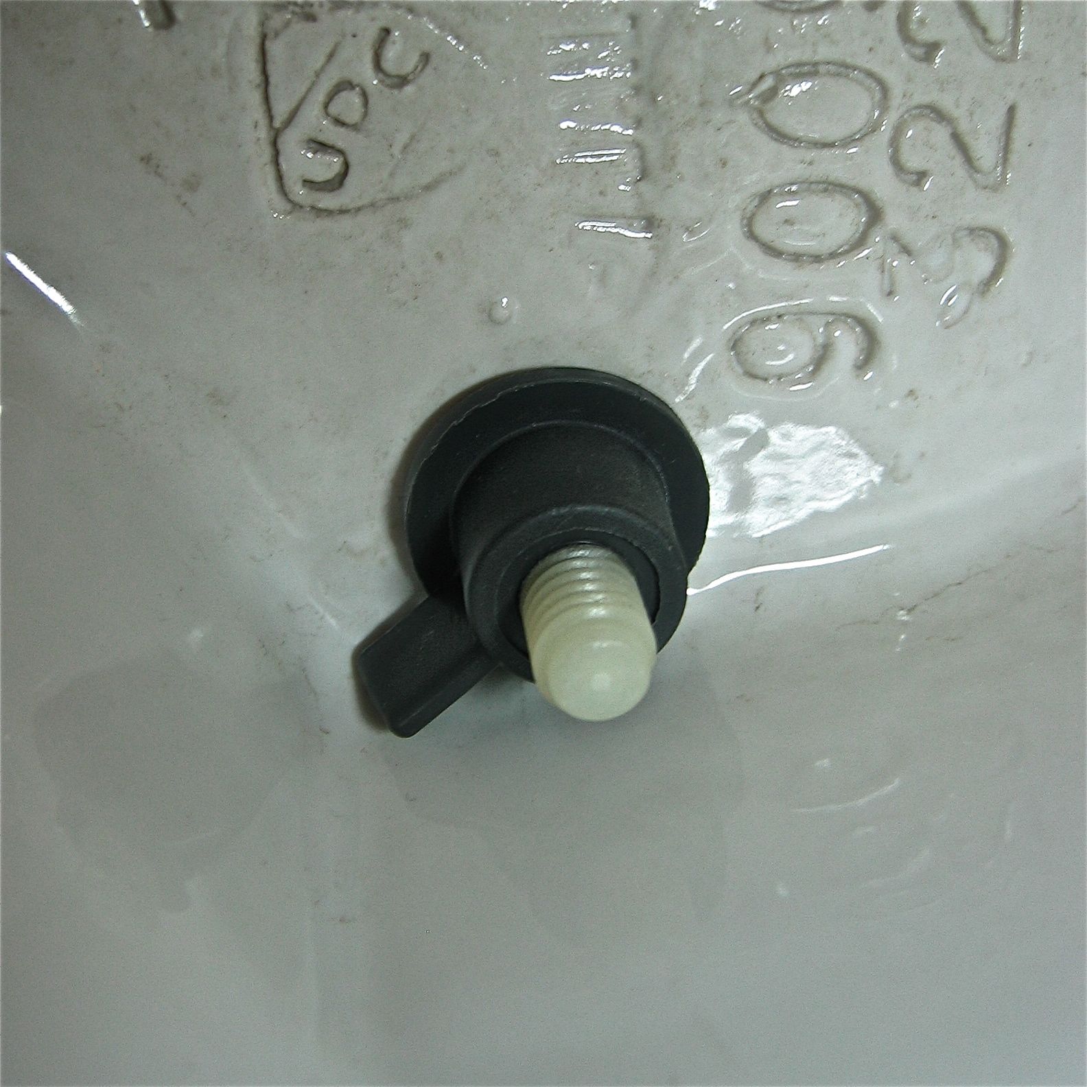 Fix a Toilet Seat With Sugru 6 Steps Instructables