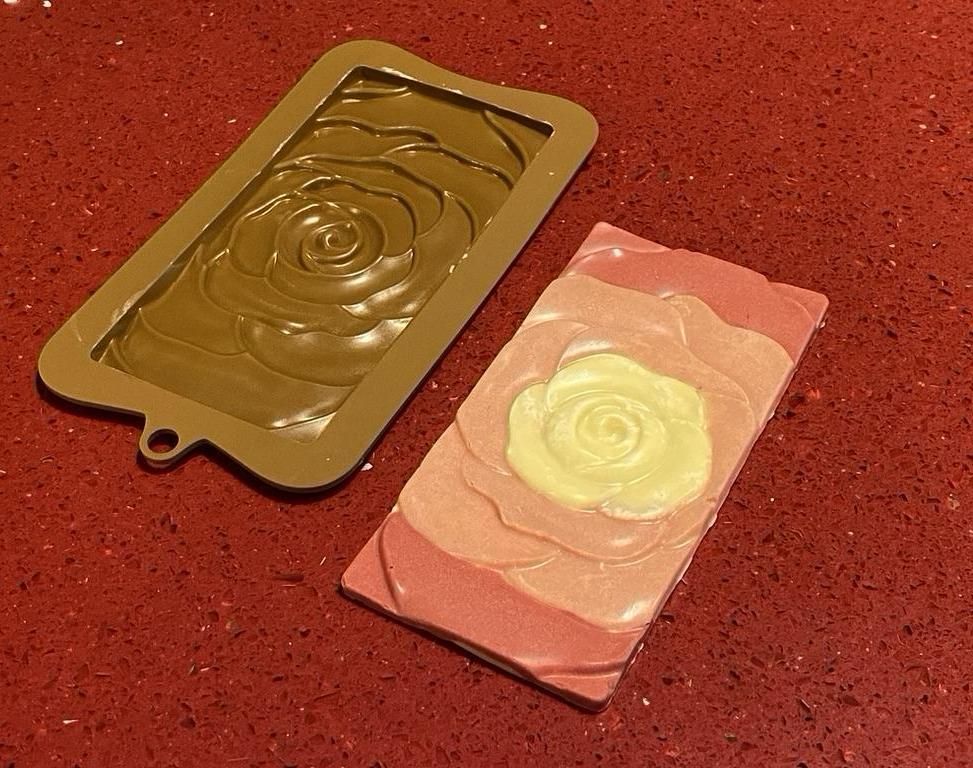Personalised Rose Chocolate Bar