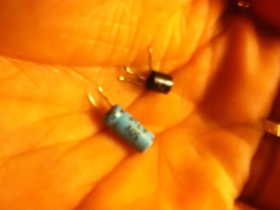 Capacitors And Transistors, What They Are And The Basics 