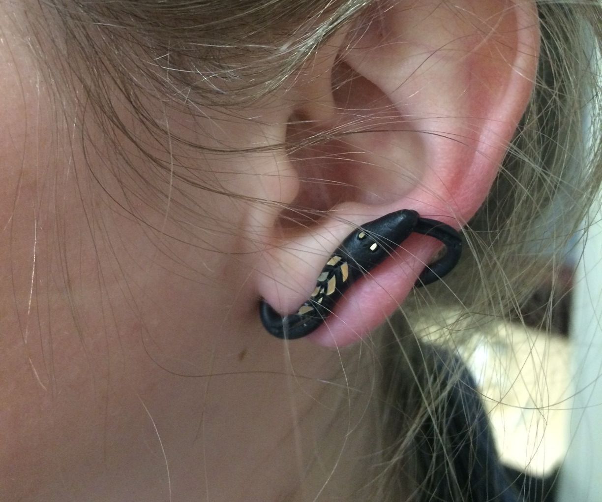 Get Fashion-y With Sugru! (Clip-on Snake Earrings)