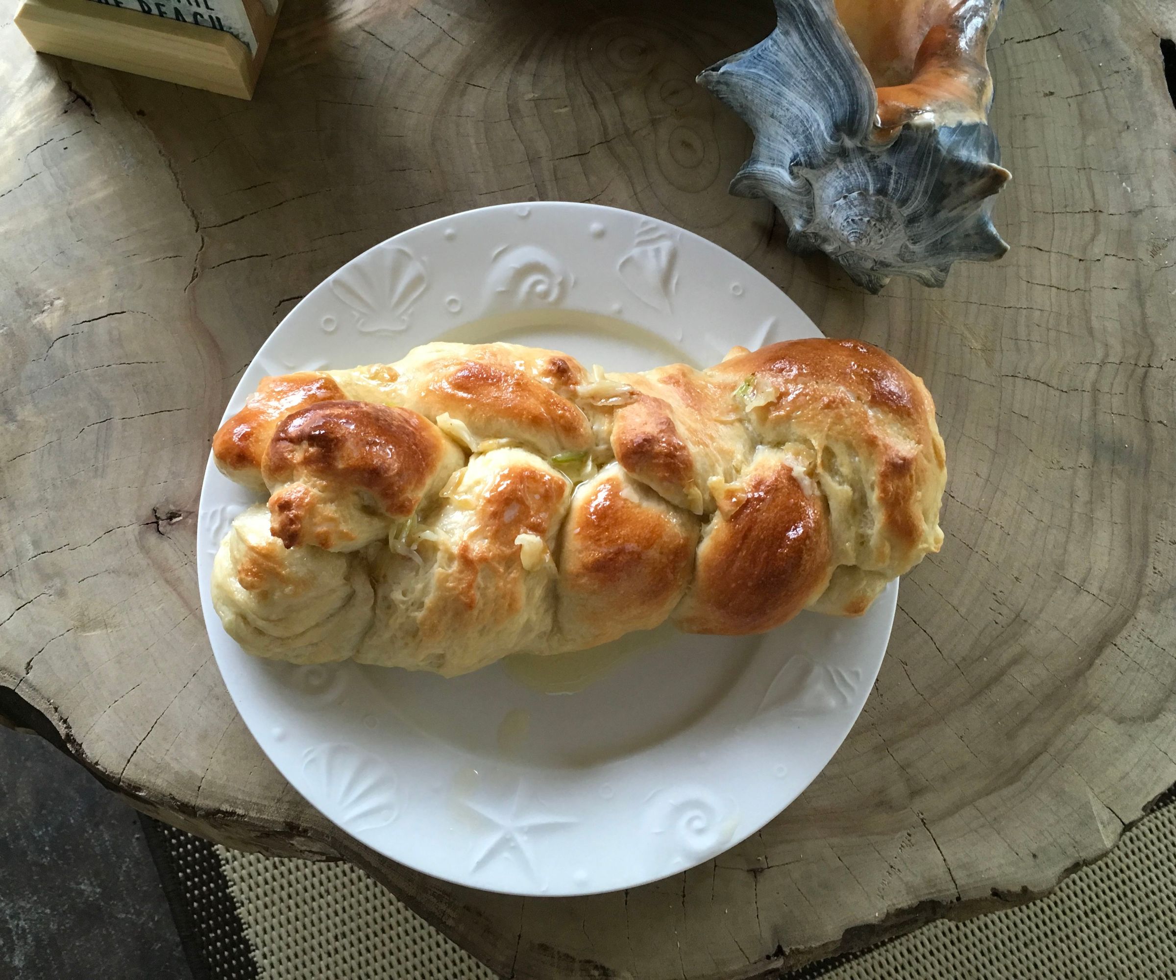 Pull-apart Garlic Braid