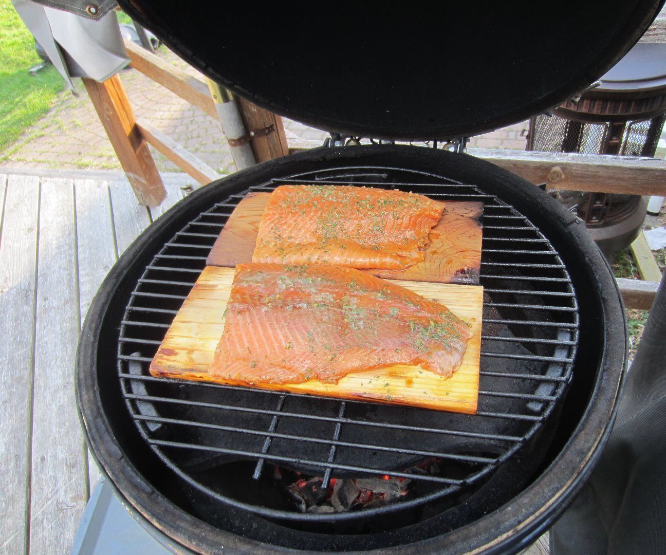 Maple Syrup Cedar Plank Salmon Big Green Egg/Kamado Grill 7 Steps