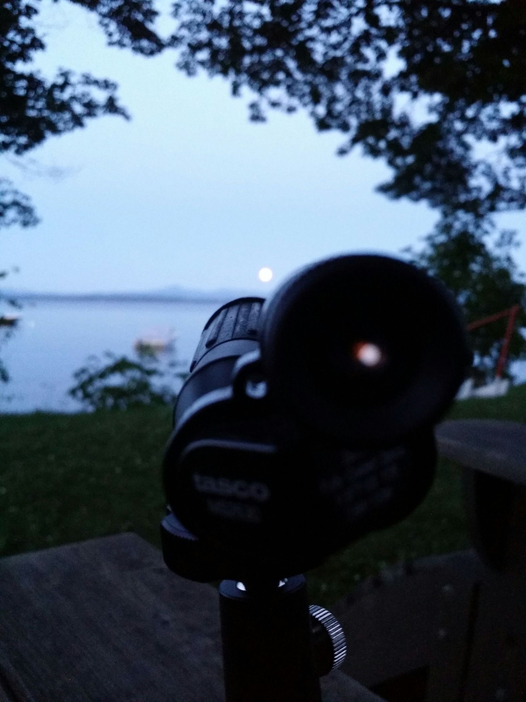 Shoot Long Distance Pictures With Your Phone