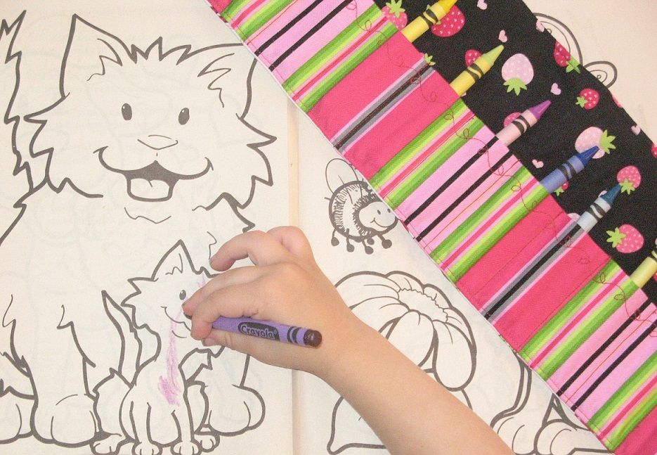 How to Make a Crayon Roll!