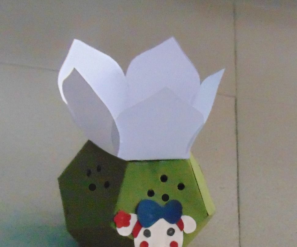 Miss La Sen Lotus Pentagonal Lantern
