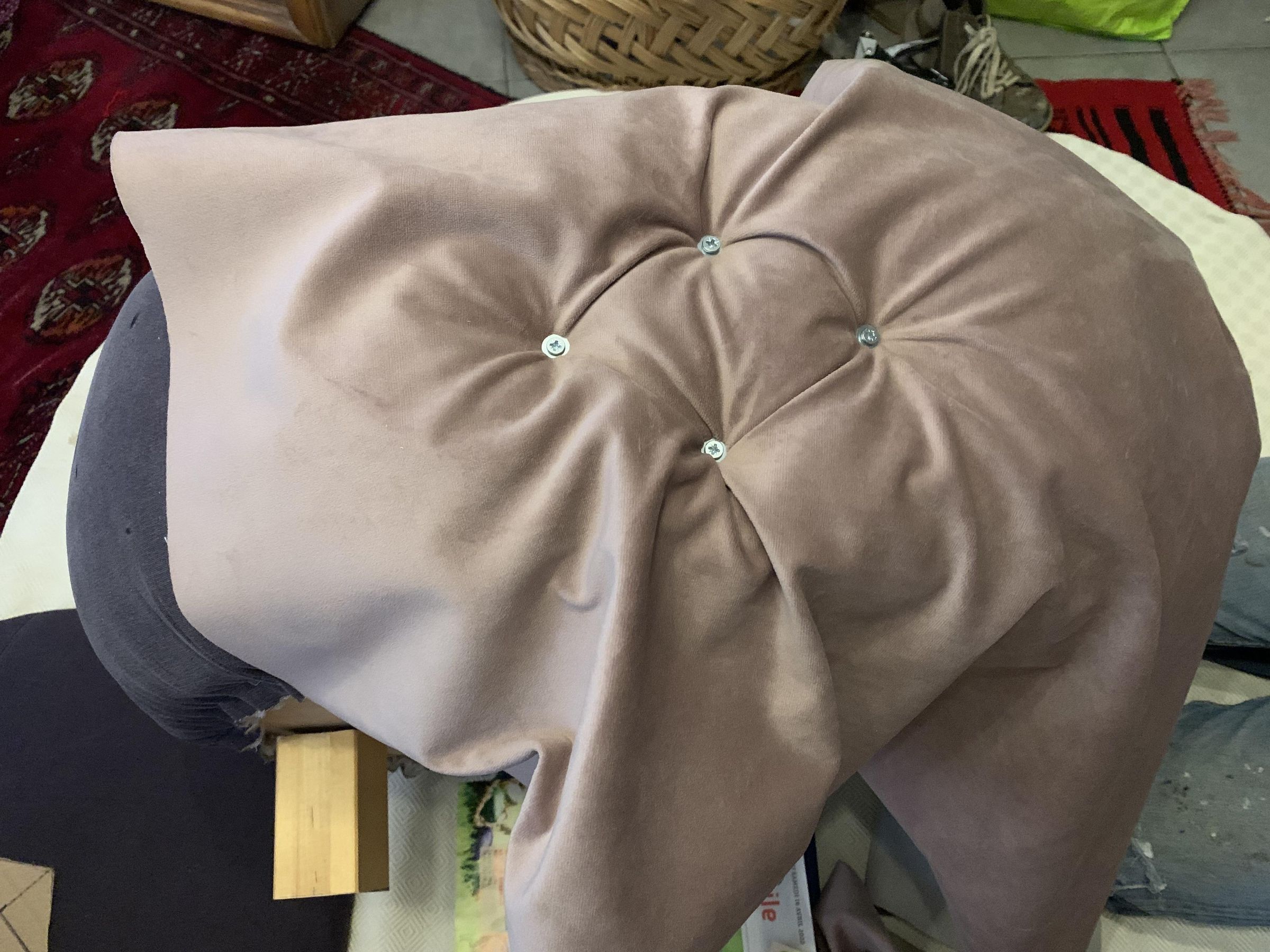 Comment Réaliser Un Pouf Capitonné Avec Un Vieux Pneu Soi-même ? : 7