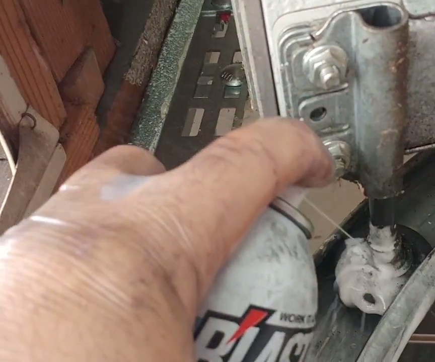 4 Quick and Easy Garage Door Fixes