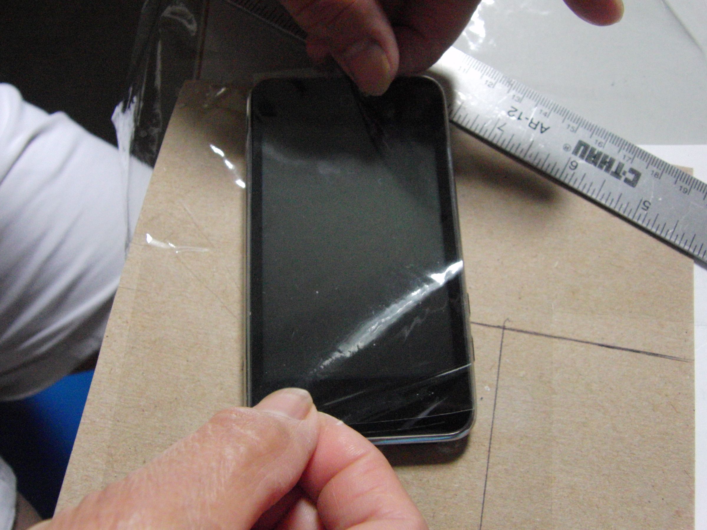 How to Make Your Own Screen Protector (for Less Than a Nickel!) 4 Steps (with Pictures