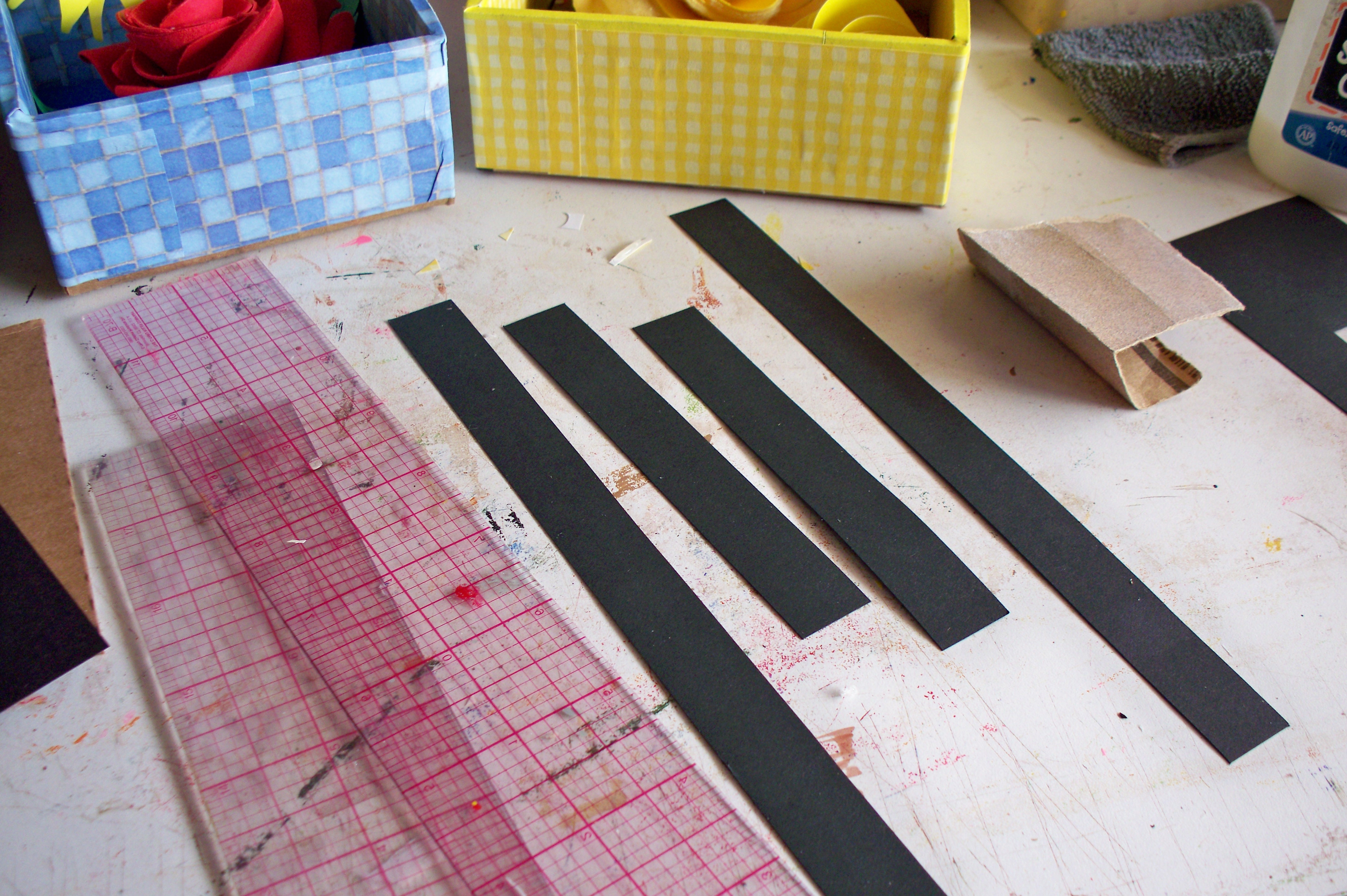 How to Recycle Jewel or CD Cases Into Picture Mounts 7 Steps