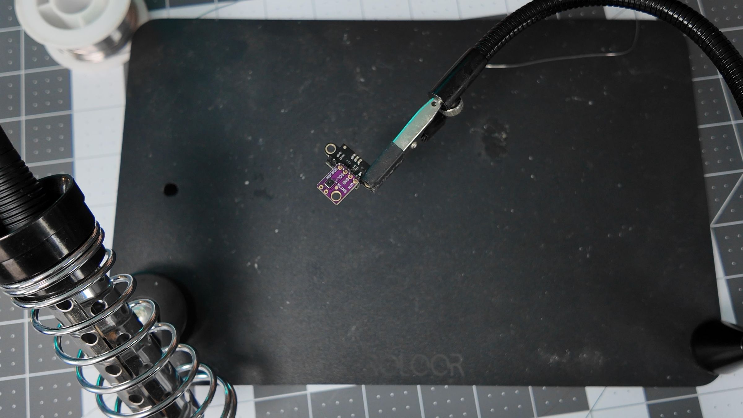 การจัดตำแหน่ง Sensor Board ก่อนบัดกรี