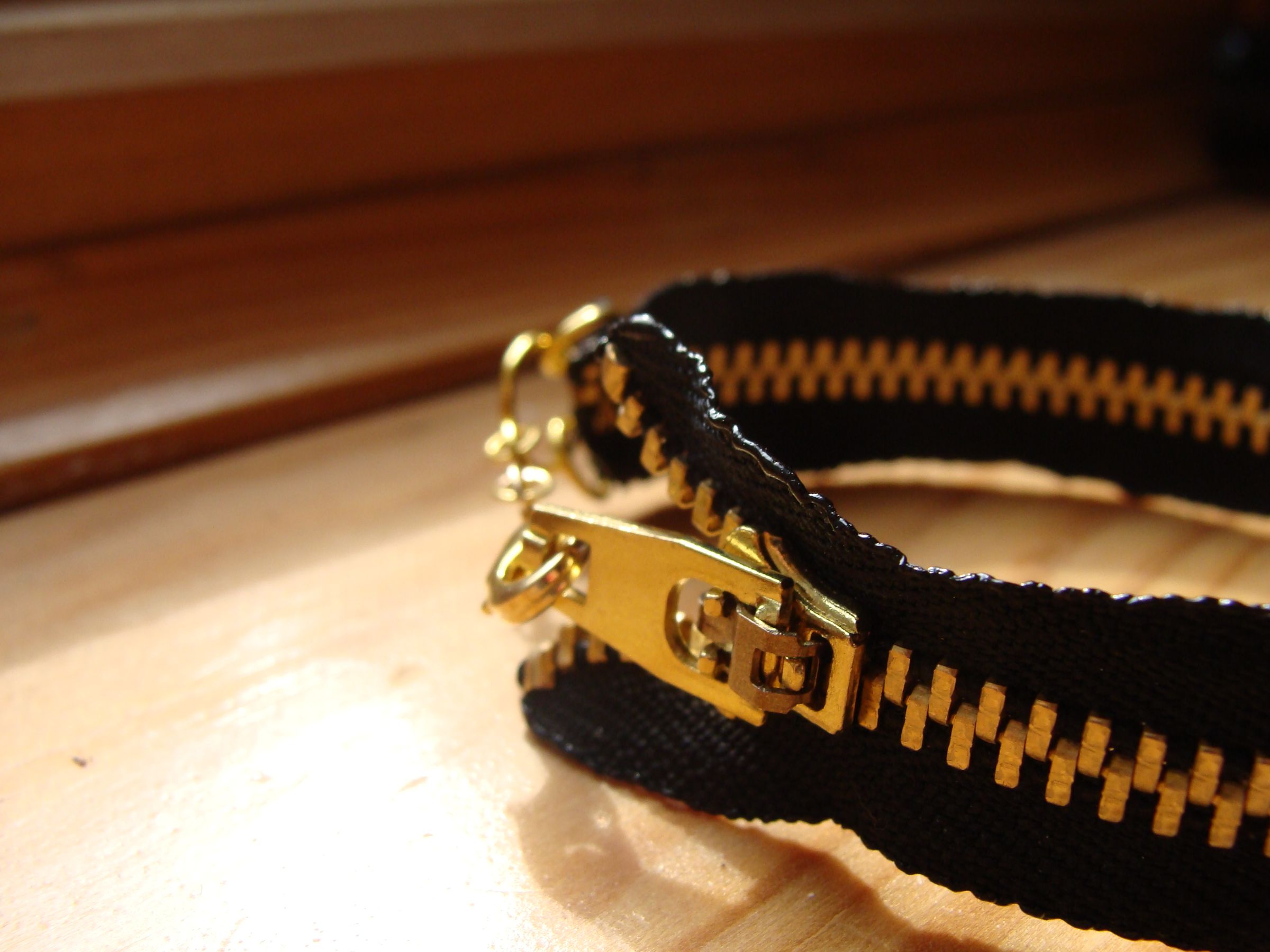 Cute Yet Edgy Zipper Bracelet Tutorial!!!