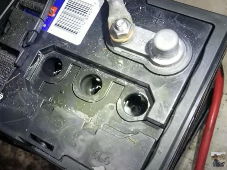 Boat Battery Maintenance Marine Batteries Can Last 4 to 6 Year If You Do This One Thing! Save Money