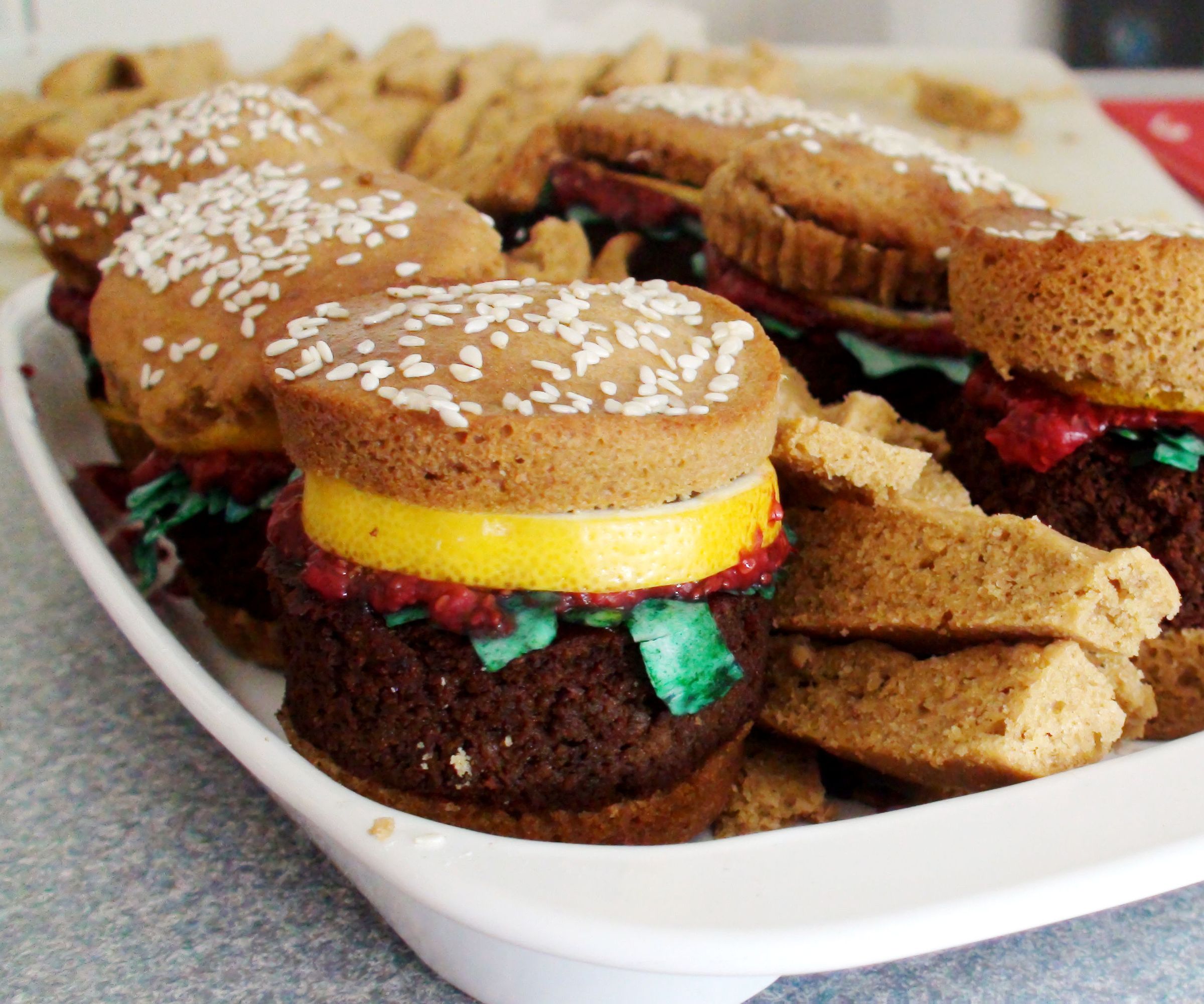 Sweet Burger Cupcakes and Fries!