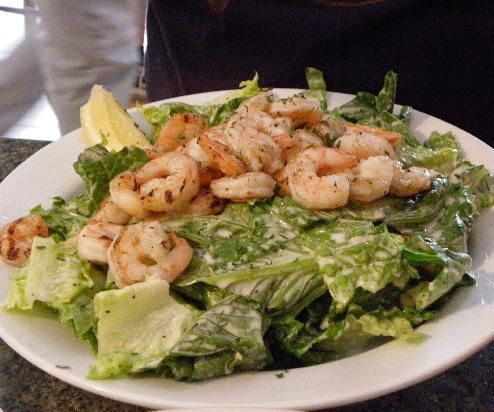 How to Make a Caesar Salad With Shrimp