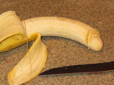 Cut the Strawberrys and Bannas