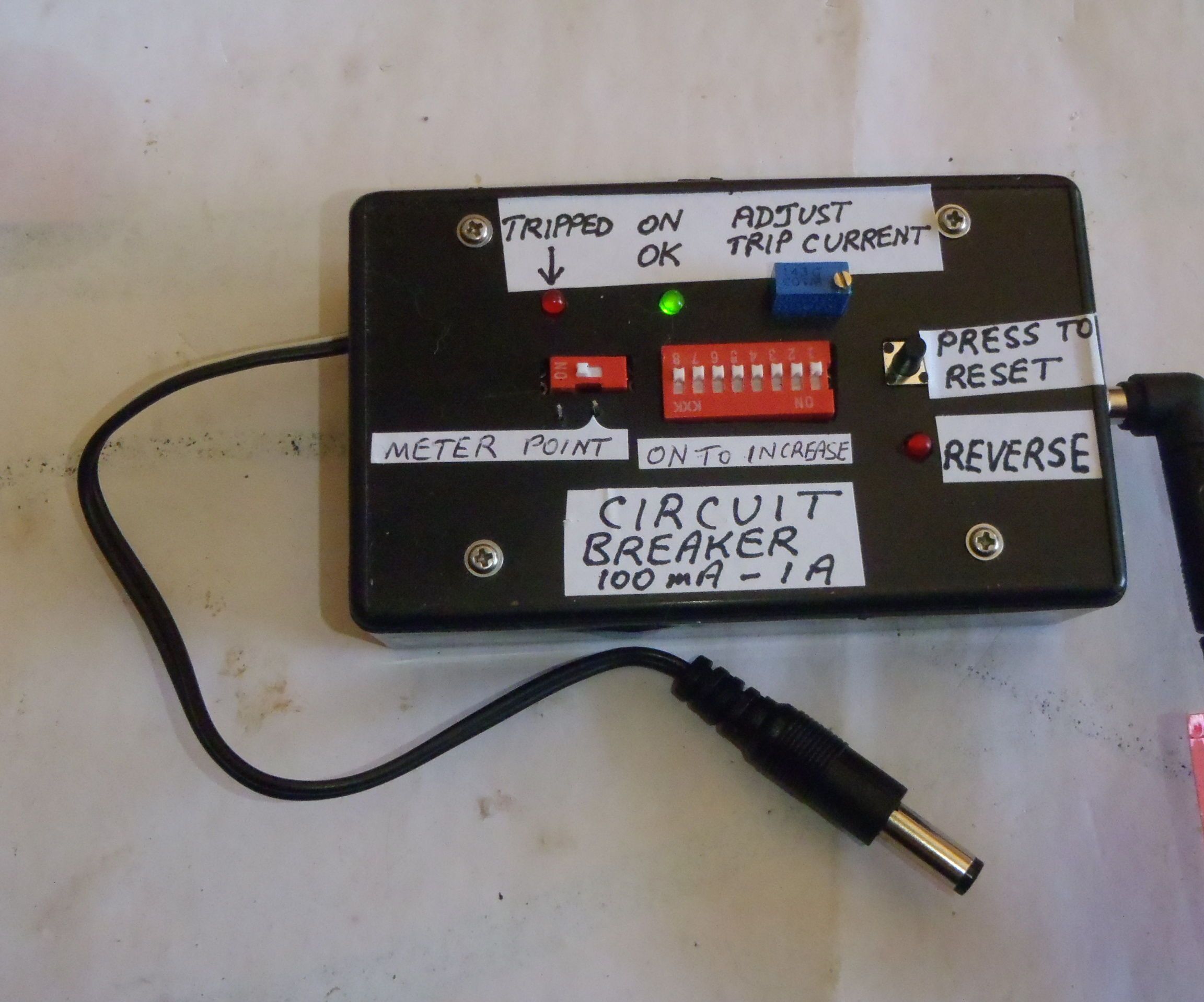 Small Current Circuit Breaker