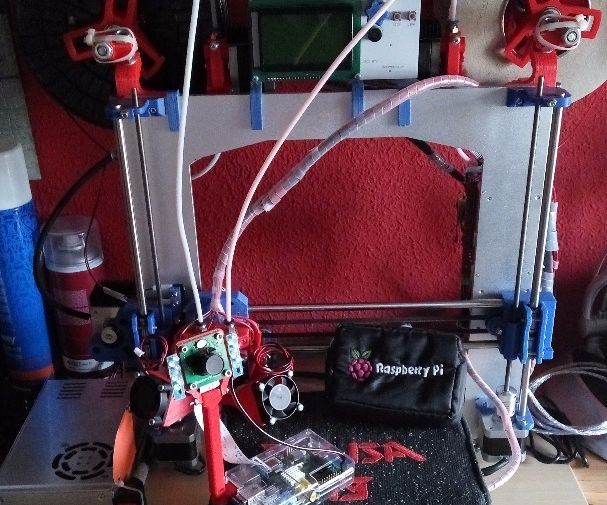 Transform a chinese 3D printer in a high precision dual 3D printer. Setting up: Marlin 1.0.2, Repetier 1.5.5, Slic3r 1.2.9 and Octoprint 0.12.0