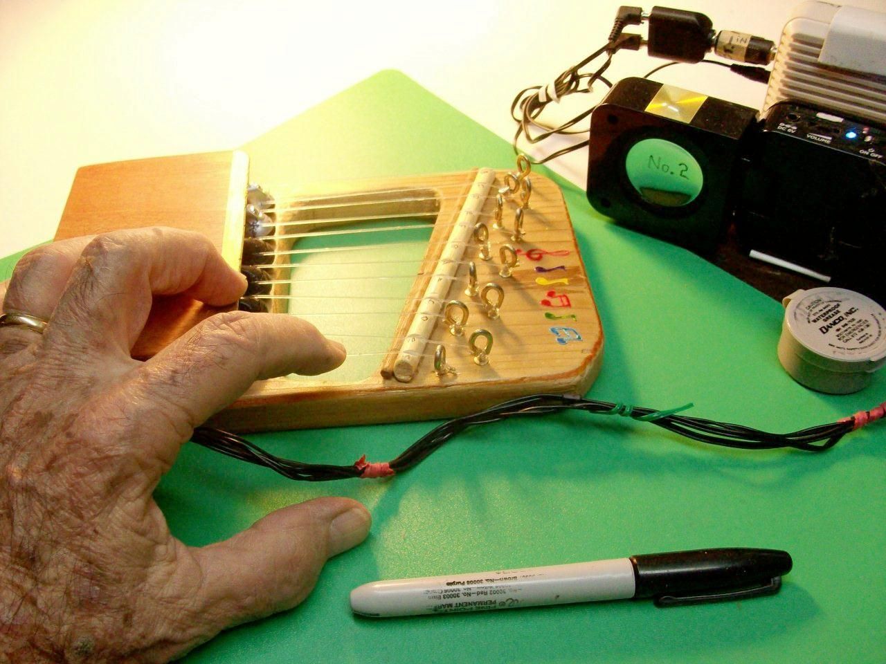 POCKET-LYRE ,ELECTRONIC,MINIATURE