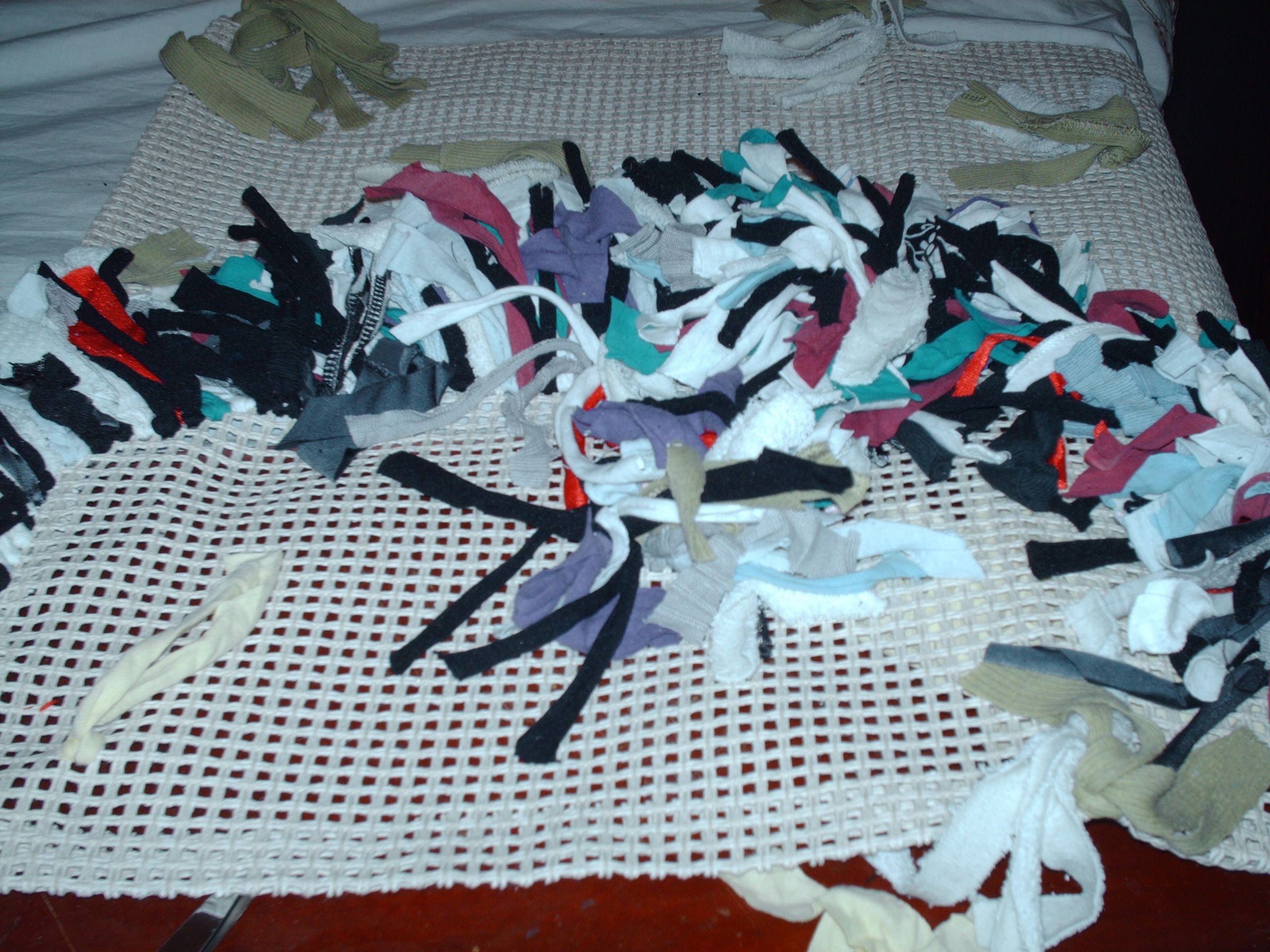 What to Do With Old Underware/ T-shirts Etc : 4 Steps - Instructables